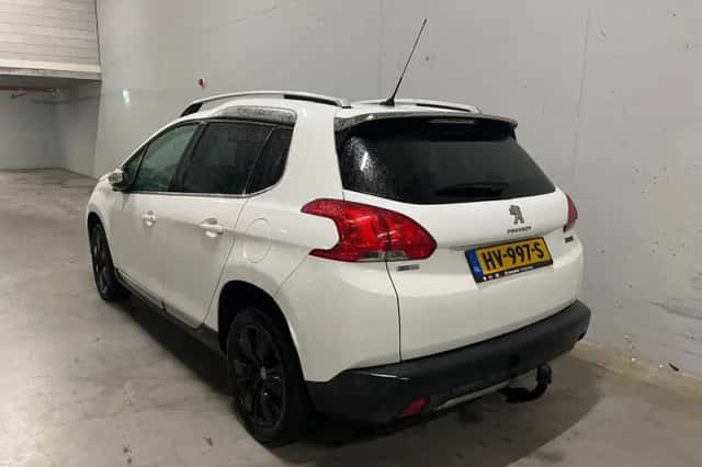 Peugeot 2008 (2016) thumbnail 4