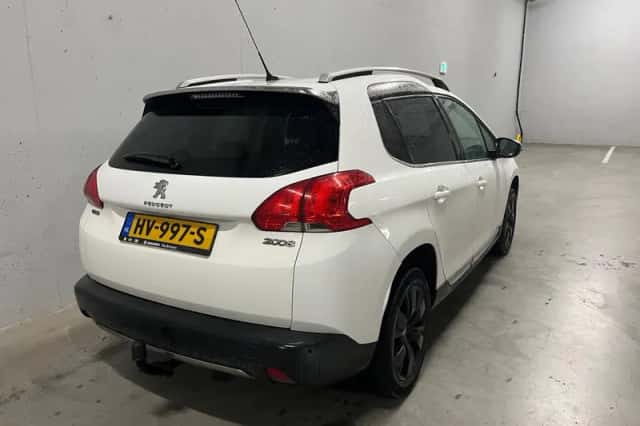 Peugeot 2008 (2016) thumbnail 6