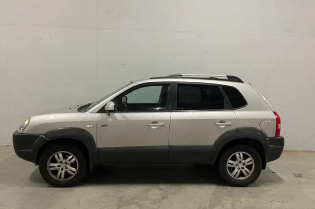 Hyundai Tucson (2006) thumbnail 2