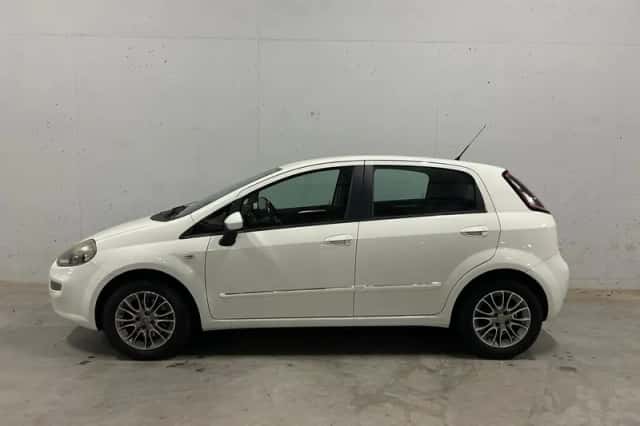 Fiat Punto (2012) thumbnail 1