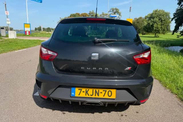 SEAT Ibiza (2013) thumbnail 4