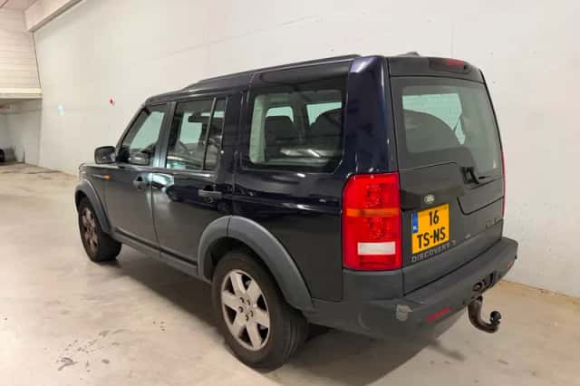 Land Rover Discovery (2007) thumbnail 3