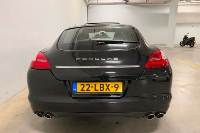 Porsche Panamera (2010) thumbnail 4