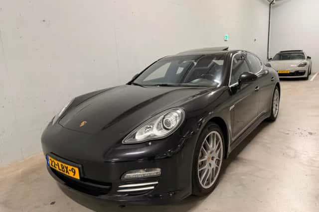 Porsche Panamera (2010) thumbnail 6