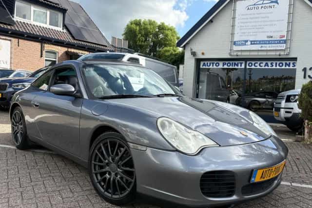 Porsche 911 (2022) thumbnail 2