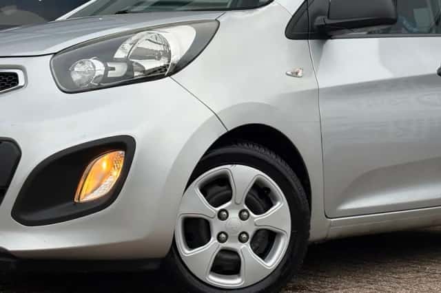 Kia Picanto (2011) thumbnail 5
