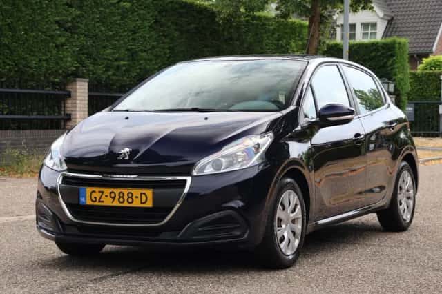 Peugeot 208 (2015) thumbnail 1