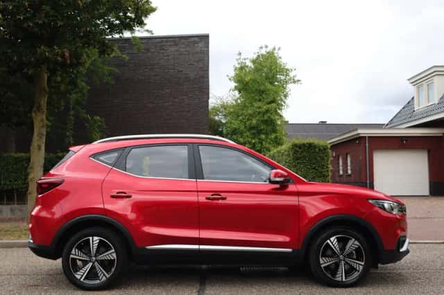 MG ZS EV (2020) thumbnail 2
