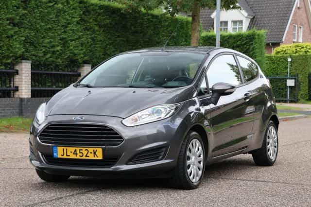 Ford Fiesta (2016) thumbnail 1