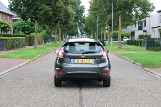 Ford Fiesta (2016) thumbnail 5