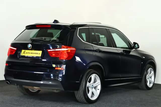 BMW X3 (2017) thumbnail 2