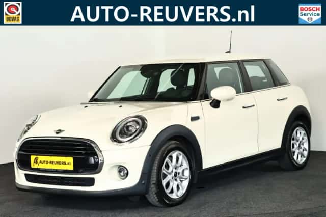 MINI Cooper (2018) thumbnail 1