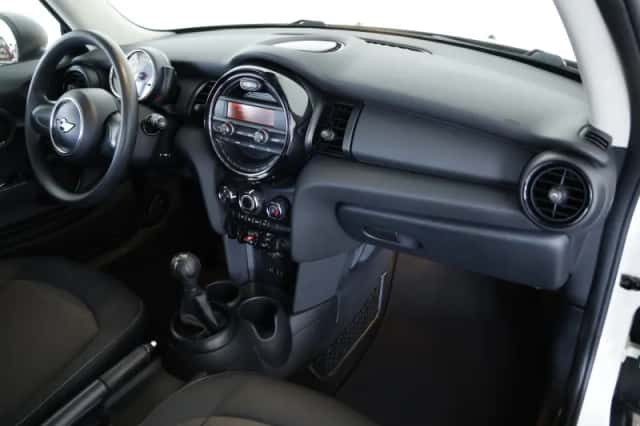 MINI Cooper (2014) thumbnail 3