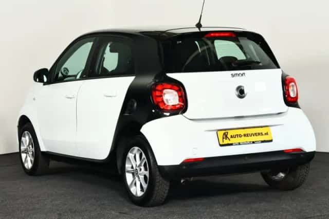 Smart Forfour (2014) thumbnail 6