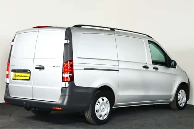 Mercedes-Benz Vito (2016) thumbnail 2