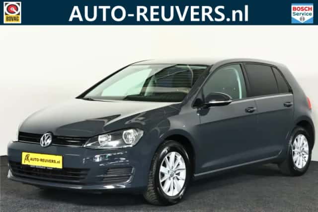 Volkswagen Golf (2012) thumbnail 1