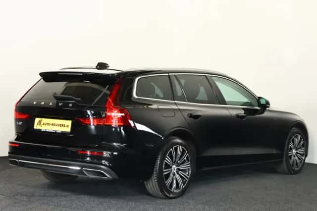 Volvo V60 (2021) thumbnail 2