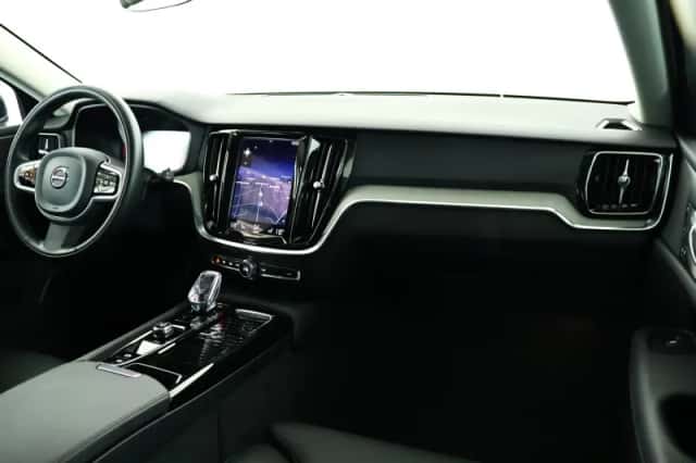 Volvo V60 (2021) thumbnail 3