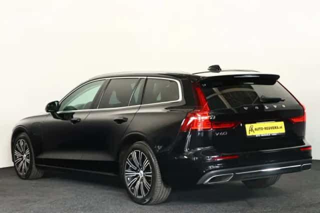 Volvo V60 (2021) thumbnail 5