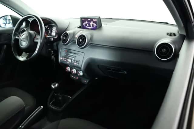 Audi A1 (2010) thumbnail 3