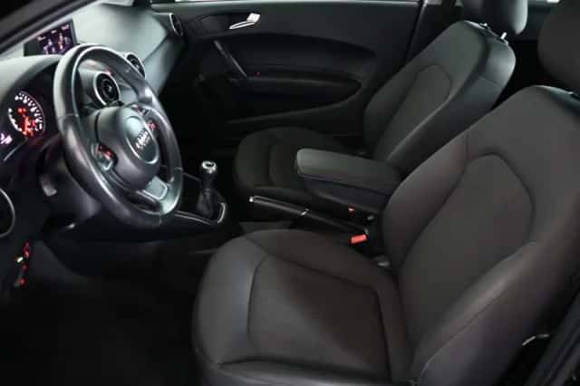 Audi A1 (2010) thumbnail 6