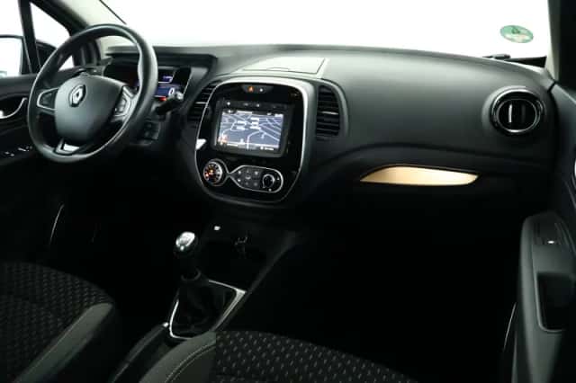 Renault Captur (2018) thumbnail 3