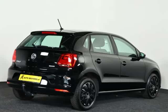 Volkswagen Polo (2016) thumbnail 2