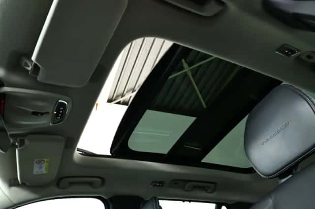 Volvo XC90 (2014) thumbnail 4