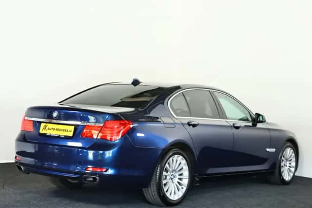 BMW 7-Serie (2008) thumbnail 2