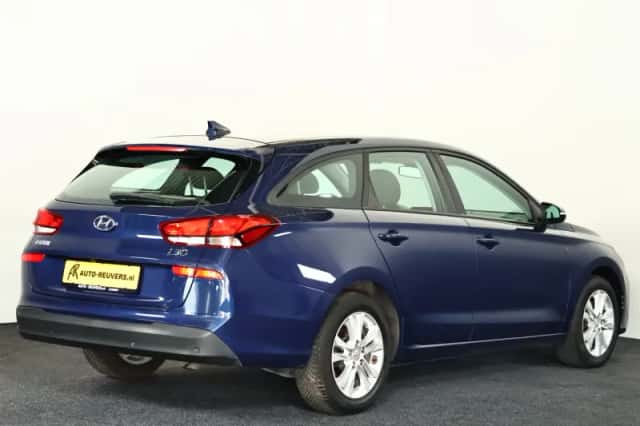 Hyundai i30 (2012) thumbnail 2