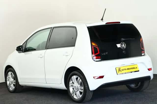 Volkswagen Up! (2020) thumbnail 6