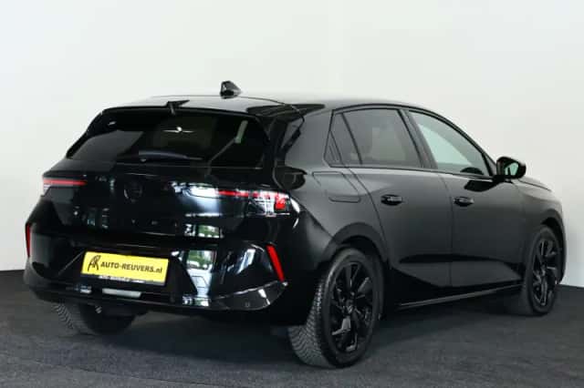 Opel Astra (2023) thumbnail 2