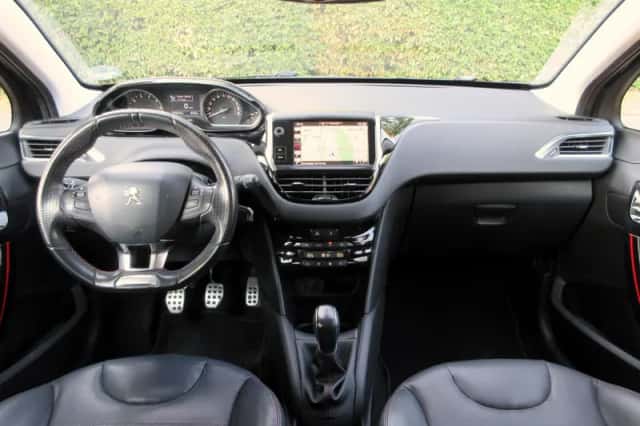 Peugeot 208 (2016) thumbnail 3