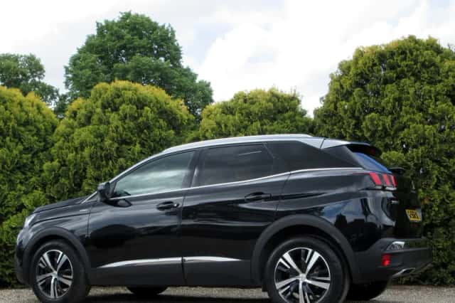 Peugeot 3008 (2019) thumbnail 4