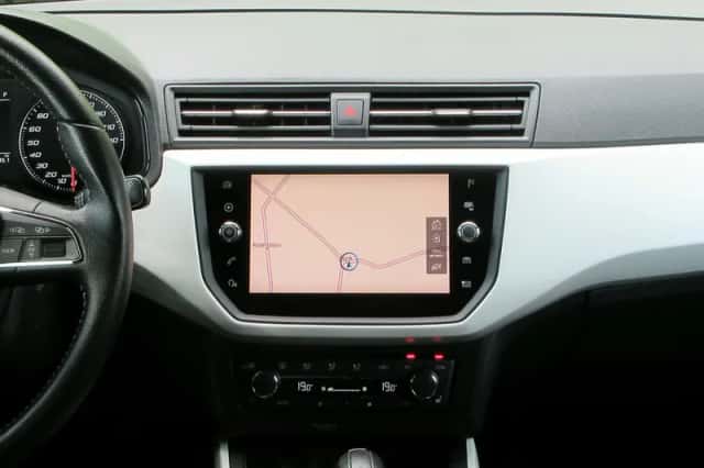 SEAT Arona (2018) thumbnail 3