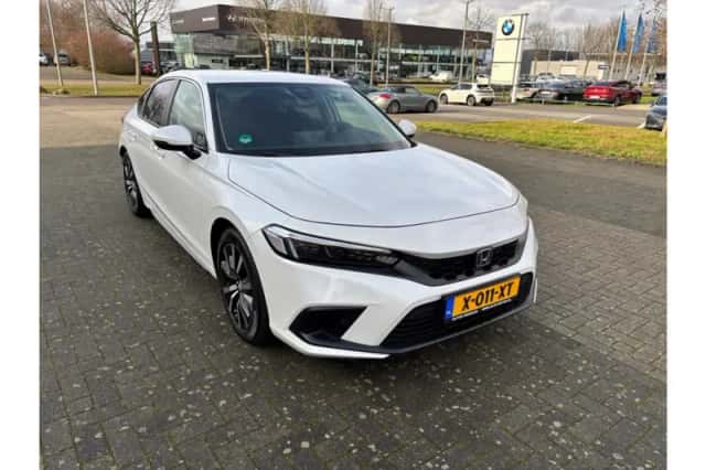 Honda Civic (2024) thumbnail 2
