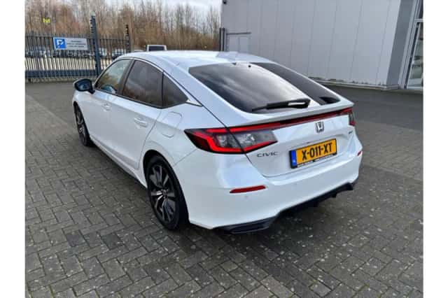 Honda Civic (2024) thumbnail 4