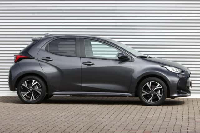 Toyota Yaris (2024) thumbnail 3