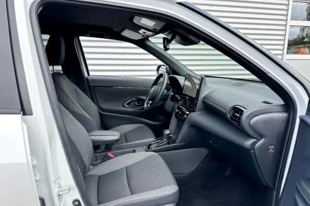 Toyota Yaris Cross (2025) thumbnail 4