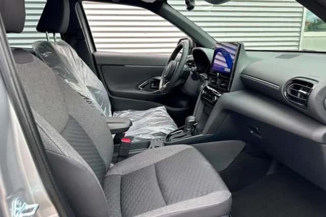 Toyota Yaris Cross (2024) thumbnail 4