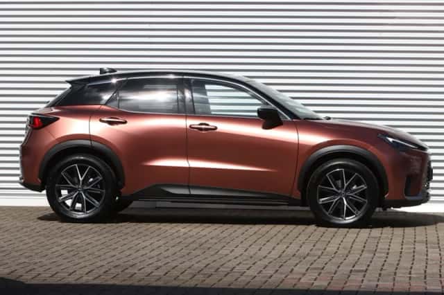 Lexus LBX (2025) thumbnail 3