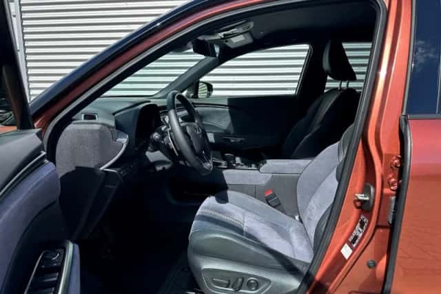 Lexus LBX (2025) thumbnail 5