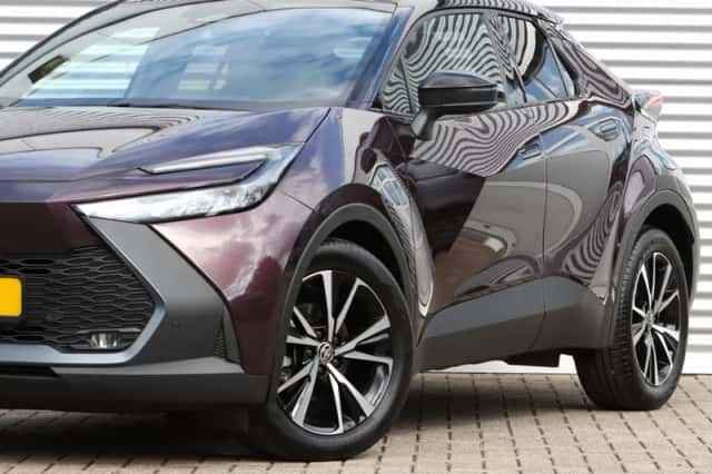 Toyota C-HR (2024) thumbnail 6