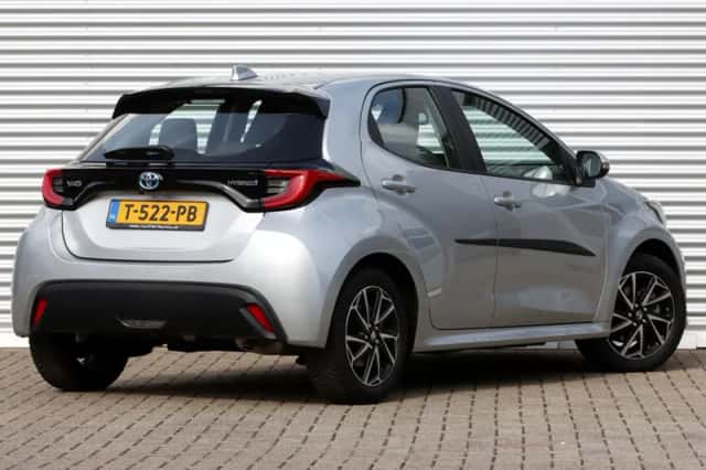 Toyota Yaris (2023) thumbnail 2