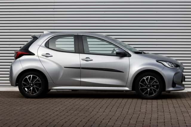 Toyota Yaris (2023) thumbnail 3
