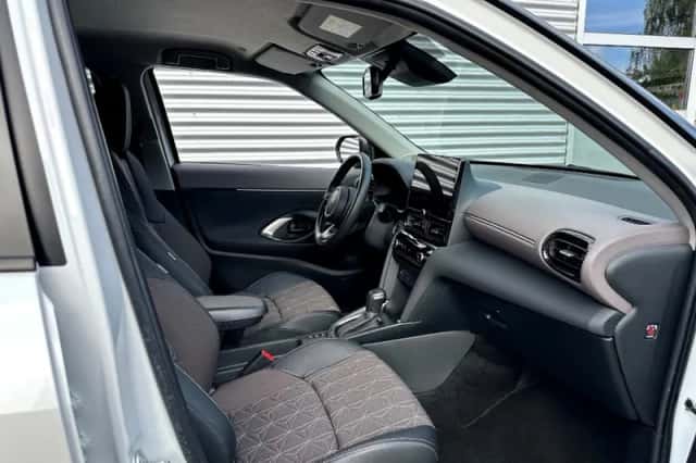 Toyota Yaris Cross (2024) thumbnail 4