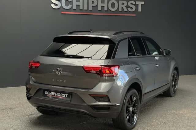 Volkswagen T-Roc (2018) thumbnail 3