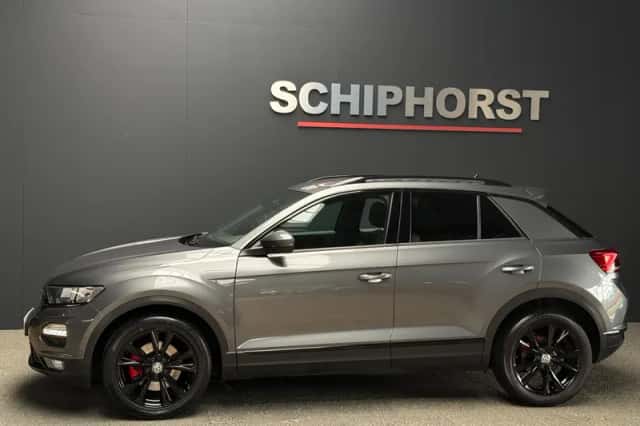 Volkswagen T-Roc (2018) thumbnail 4