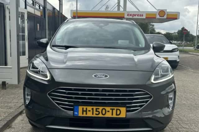 Ford Kuga (2020) thumbnail 3