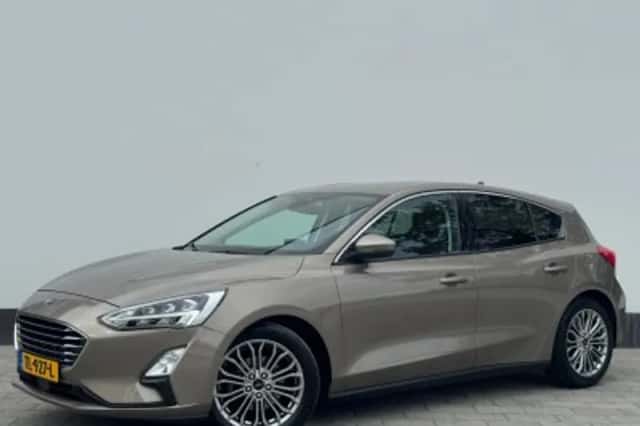 Ford Focus (2018) thumbnail 3